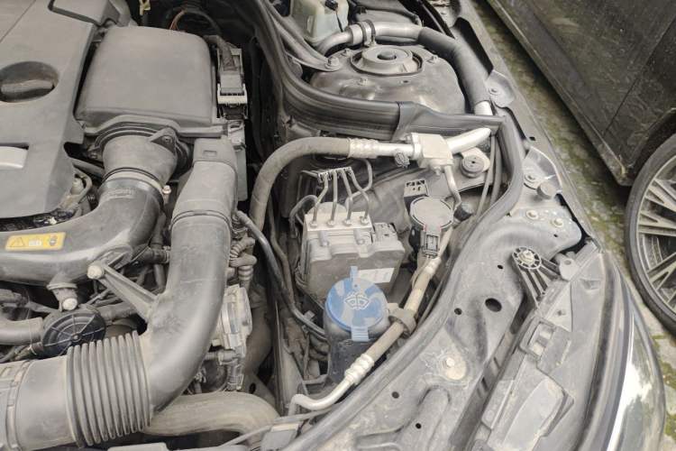 Used Mercedes-Benz E-Class 2015 Restyled E 260 L Sport Edition Engine Bay Left