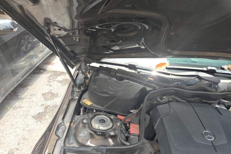 Used Mercedes-Benz E-Class 2015 E 200 L Engine Bay Right