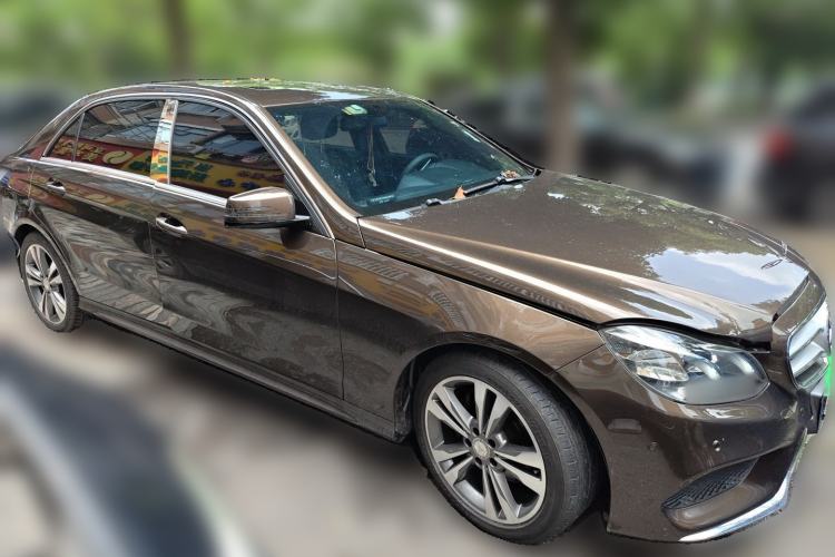 Used Mercedes-Benz E-Class 2015 E 200 L Front Right 45 Deg