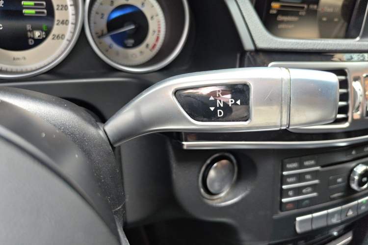 Used Mercedes-Benz E-Class 2015 E 200 L Gear Lever