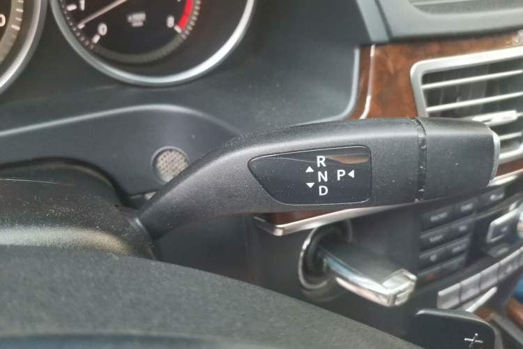 Used Mercedes-Benz E-Class 2015 E 320 L Gear Lever