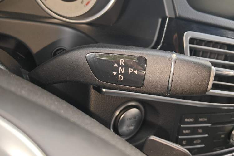 Used Mercedes-Benz E-Class 2015 E 260 L Sport Edition Gear Lever