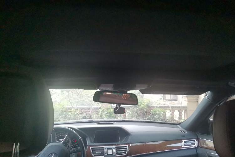 Used Mercedes-Benz E-Class 2015 E 320 L Headliner