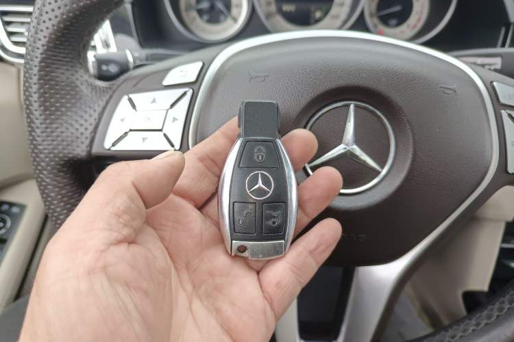 Used Mercedes-Benz E-Class 2015 E 260 L Sport Edition Interior 1