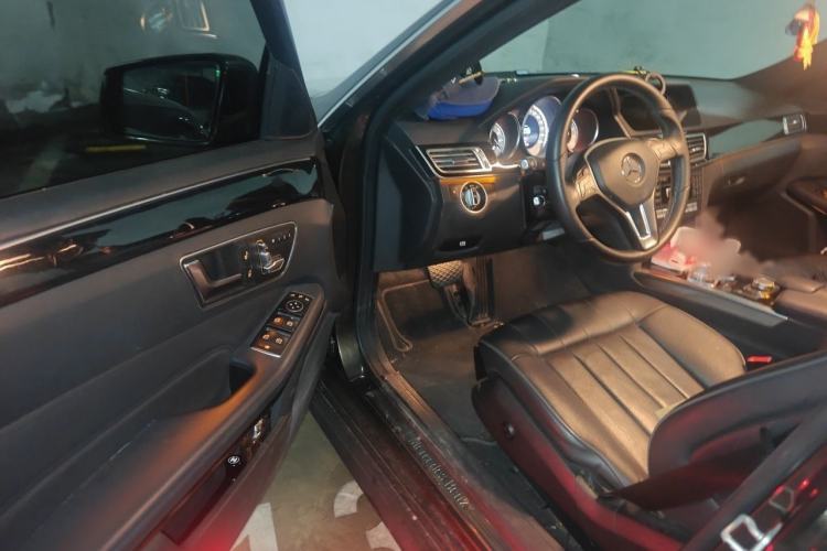 Used Mercedes-Benz E-Class 2015 E 260 L Sport Edition Interior 3