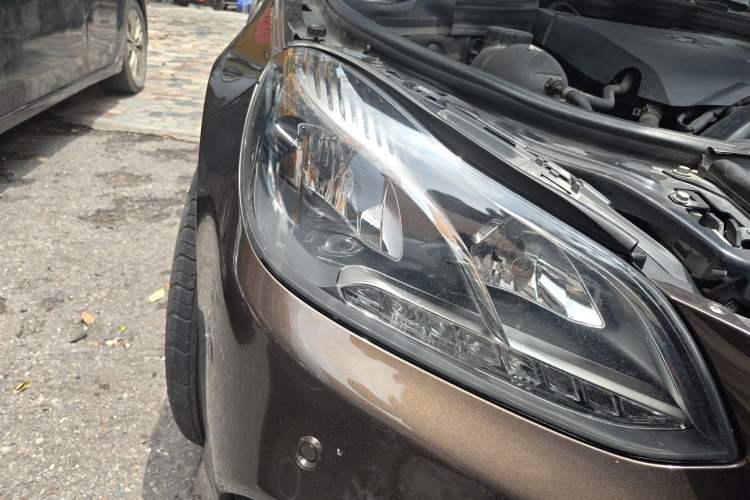 Used Mercedes-Benz E-Class 2015 E 200 L Right Front Headlight