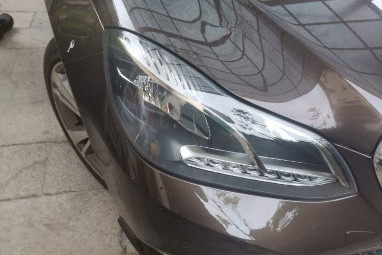 Used Mercedes-Benz E-Class 2015 E 320 L Right Front Headlight