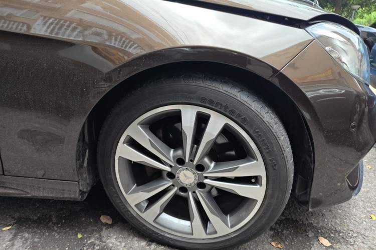 Used Mercedes-Benz E-Class 2015 E 200 L Right Front Wheel Hub