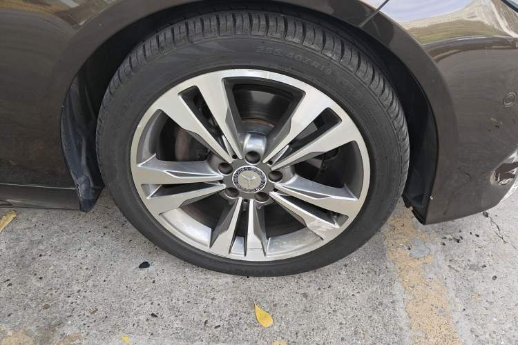 Used Mercedes-Benz E-Class 2015 E 260 L Sport Edition Right Front Wheel Hub