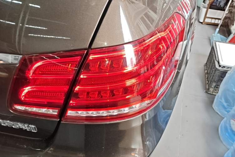 Used Mercedes-Benz E-Class 2015 Restyled E 260 L Sport Edition Right Rear Taillight