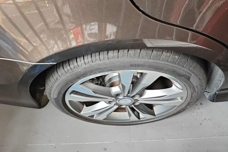 Used Mercedes-Benz E-Class 2015 Restyled E 260 L Sport Edition Right Rear Wheel Hub