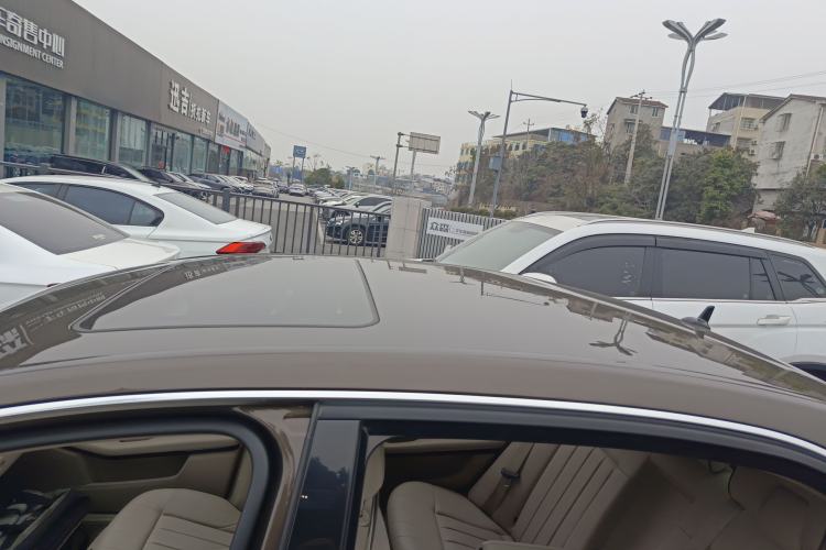 Used Mercedes-Benz E-Class 2015 E 260 L Sport Edition Roof