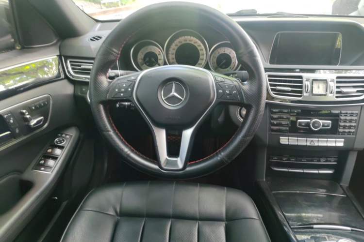 Used Mercedes-Benz E-Class 2015 E 200 L Sport Edition Steering Wheel
