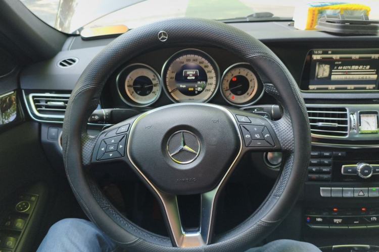 Used Mercedes-Benz E-Class 2015 E 180 L Sport Edition Steering Wheel