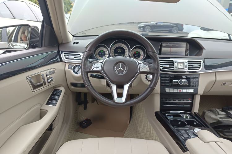 Used Mercedes-Benz E-Class 2015 E 260 L Sport Edition Steering Wheel
