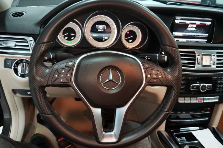 Used Mercedes-Benz E-Class 2015 E 200 L Sport Edition Steering Wheel