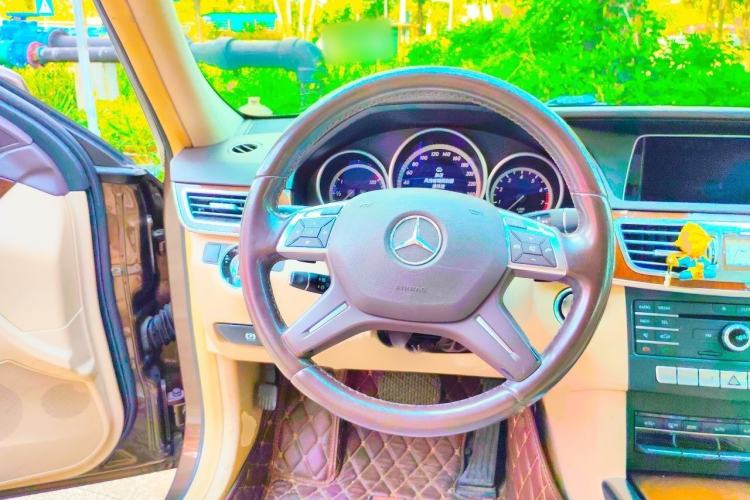 Used Mercedes-Benz E-Class 2015 Facelift E 200 L Steering Wheel