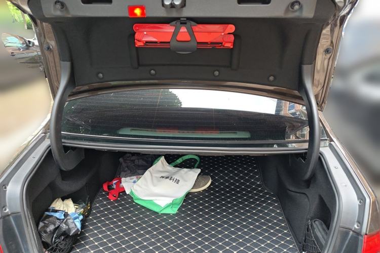 Used Mercedes-Benz E-Class 2015 E 200 L Trunk