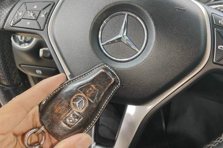 Used Mercedes-Benz E-Class 2015 E 260 L Sport Edition Vehicle Key