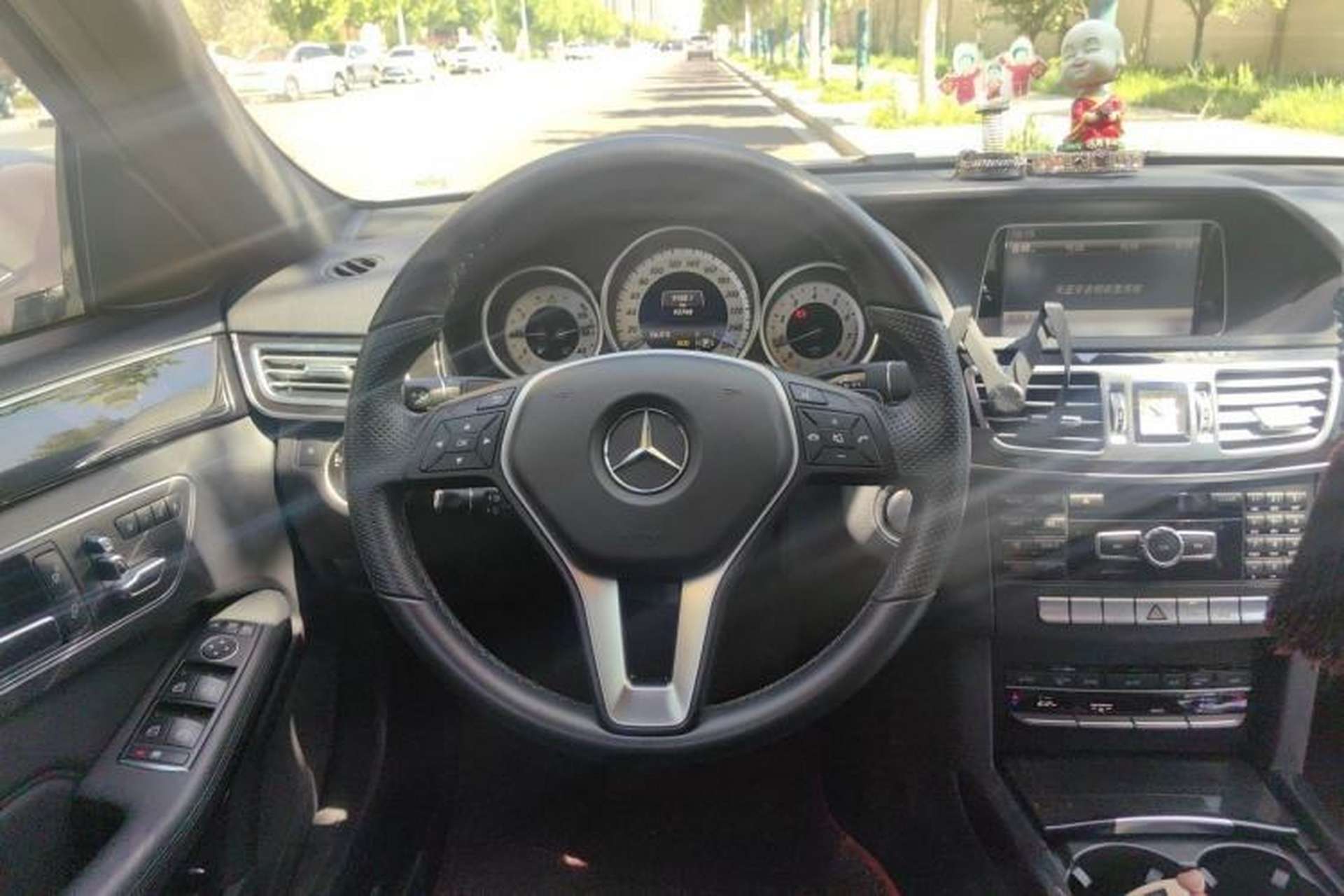 Used Mercedes-Benz E-Class 2015 Restyled E 260 L Sport Edition Steering Wheel
