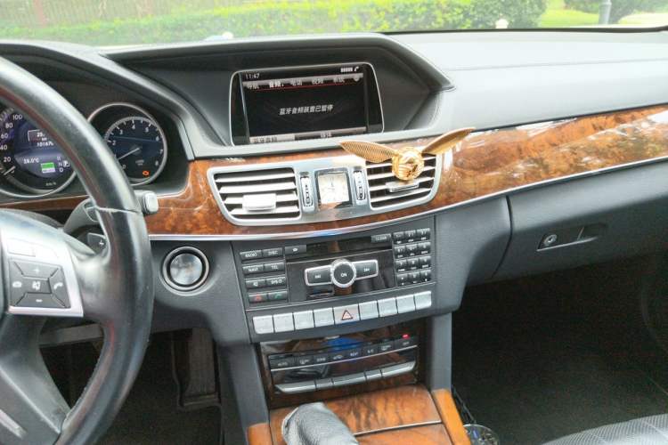 Used Mercedes-Benz E-Class 2015 E 400 L Hybrid Audio And AC Panel