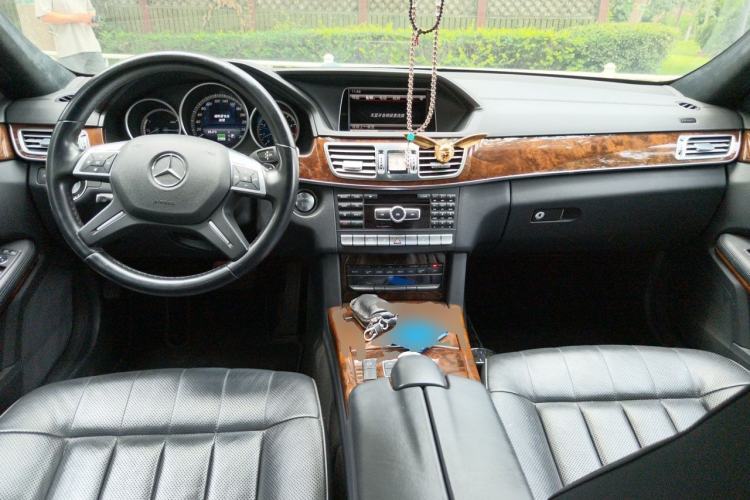 Used Mercedes-Benz E-Class 2015 E 400 L Hybrid Center Console