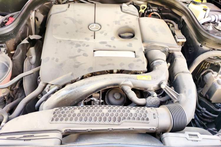 Used Mercedes-Benz E-Class 2015 Facelift E 200 L Engine Bay