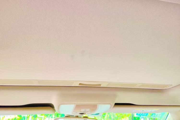 Used Mercedes-Benz E-Class 2015 Facelift E 200 L Headliner