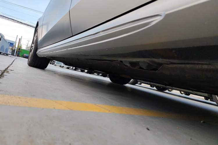 Used Mercedes-Benz E-Class 2015 Restyled E 260 L Sport Edition Left Side Sill