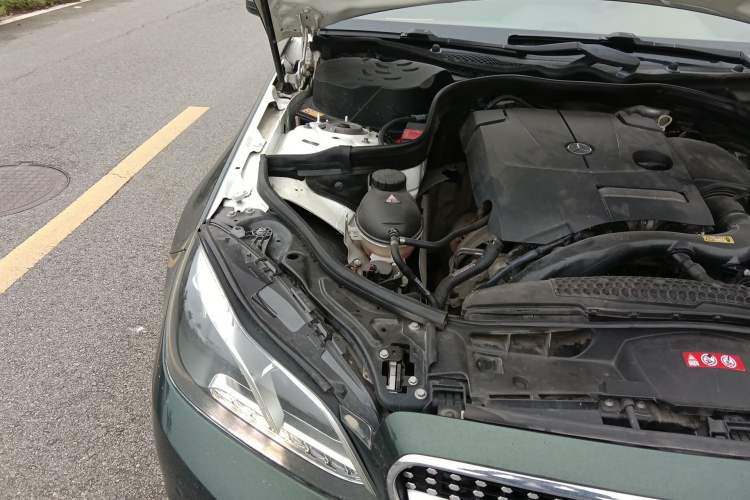 Used Mercedes-Benz E-Class 2015 E 200 L Sport Edition Engine Bay Right