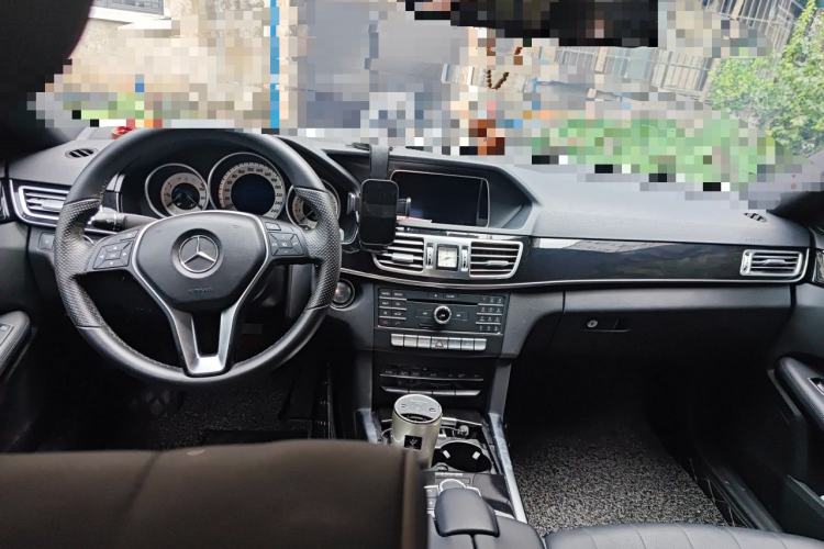 Used Mercedes-Benz E-Class 2015 Facelift E 200 L Sport Edition Center Console