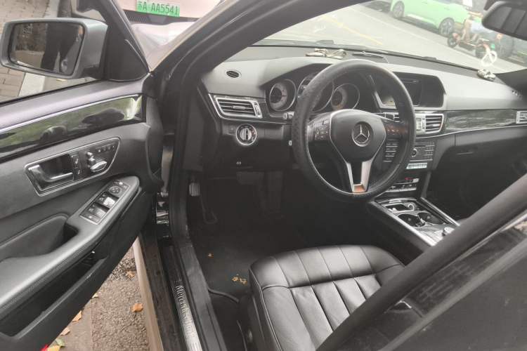 Used Mercedes-Benz E-Class 2015 Facelift E 200 L Sport Edition Driver Seat
