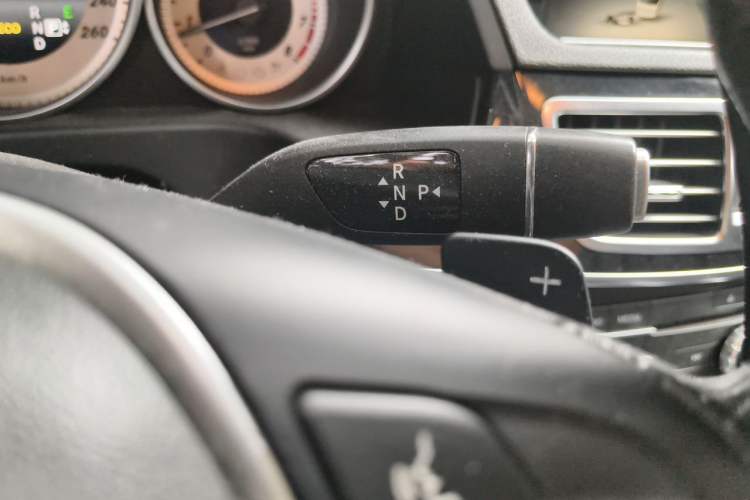 Used Mercedes-Benz E-Class 2015 Facelift E 200 L Sport Edition Gear Lever