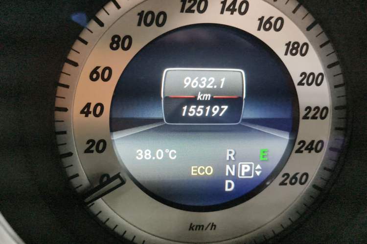 Used Mercedes-Benz E-Class 2015 Facelift E 200 L Sport Edition Odometer Close Up