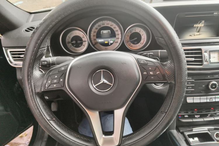 Used Mercedes-Benz E-Class 2015 Facelift E 200 L Sport Edition Steering Wheel