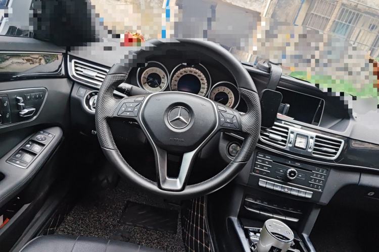 Used Mercedes-Benz E-Class 2015 Facelift E 200 L Sport Edition Steering Wheel