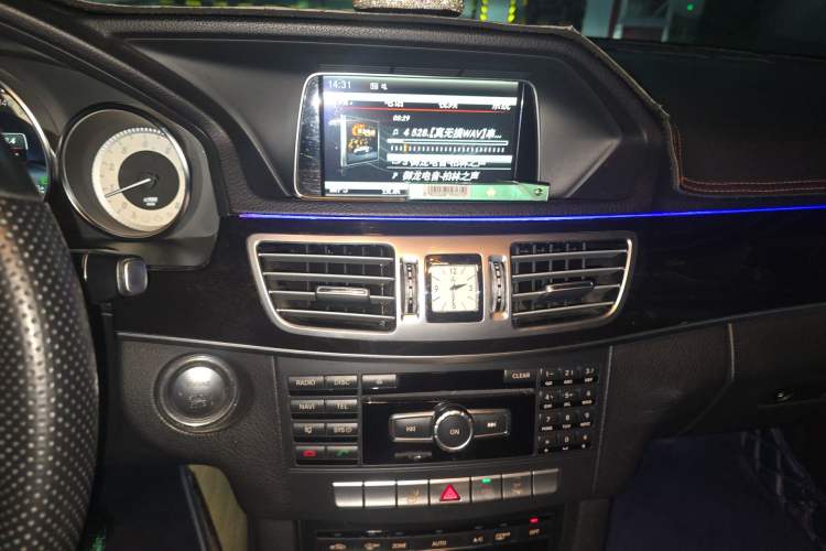 Used Mercedes-Benz E-Class 2015 E 260 L Sport Edition Audio And AC Panel