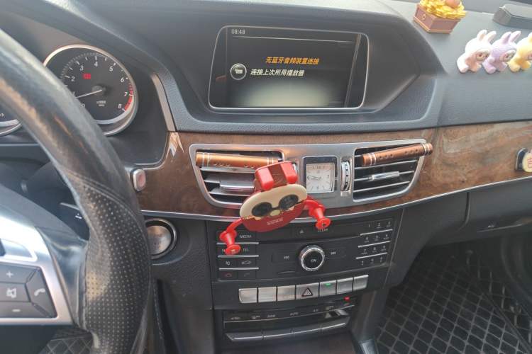 Used Mercedes-Benz E-Class 2015 Revised E 260 L Audio And AC Panel