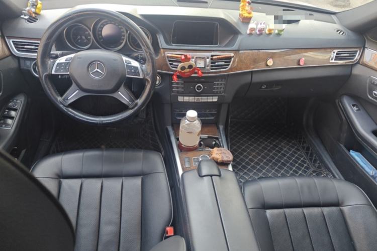 Used Mercedes-Benz E-Class 2015 Revised E 260 L Center Console