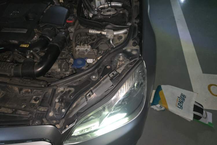 Used Mercedes-Benz E-Class 2015 E 260 L Sport Edition Engine Bay Left
