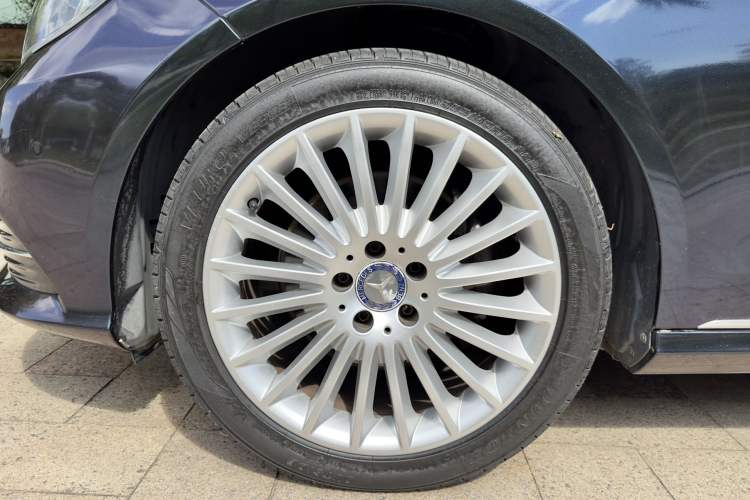 Used Mercedes-Benz E-Class 2015 E 260 L Luxury Model Left Front Wheel Hub