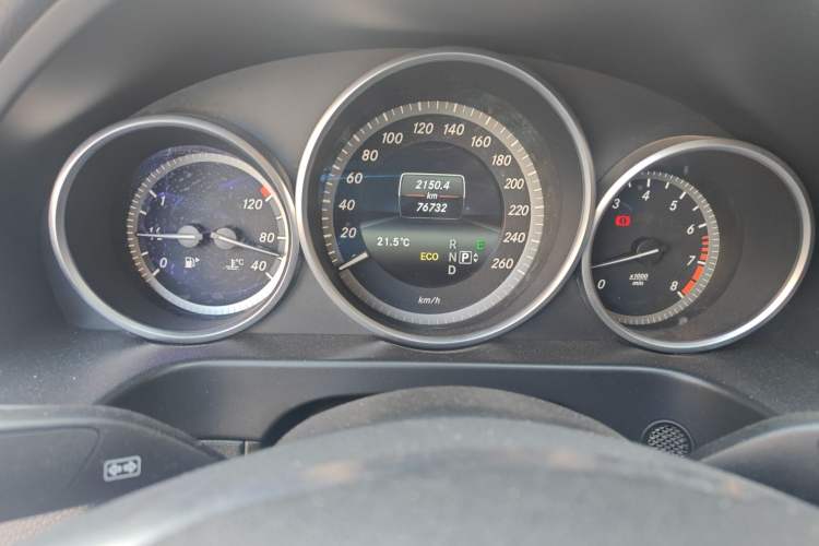 Used Mercedes-Benz E-Class 2015 Revised E 260 L Odometer Close Up