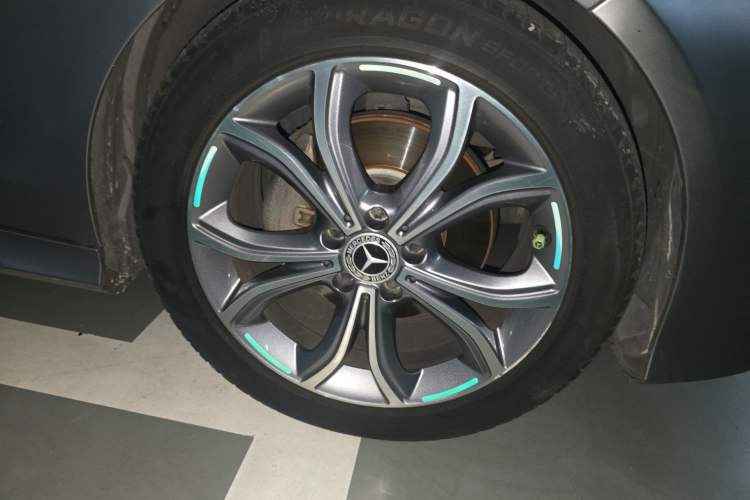 Used Mercedes-Benz E-Class 2015 E 260 L Sport Edition Right Front Wheel Hub