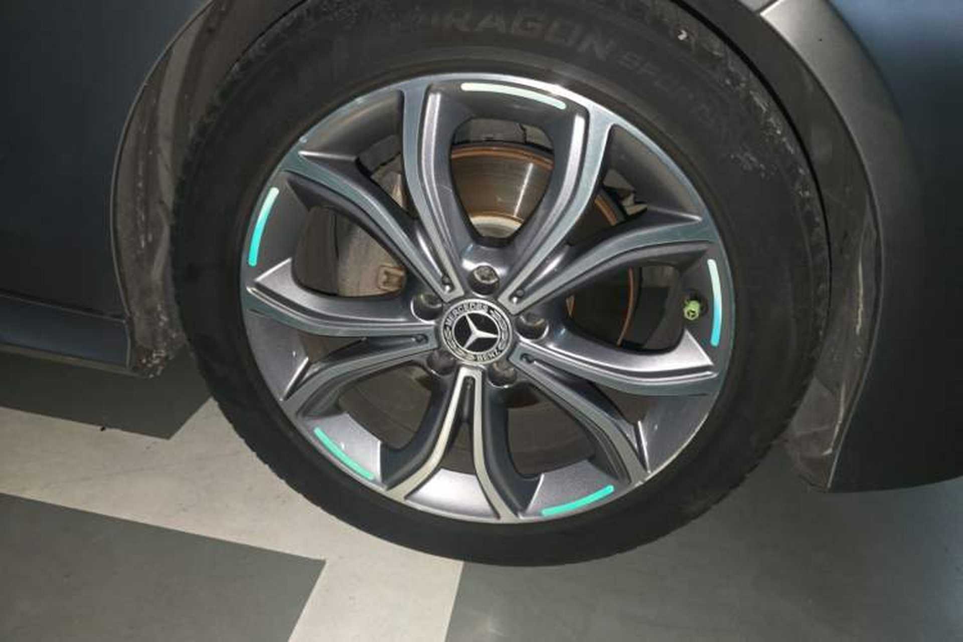Used Mercedes-Benz E-Class 2015 E 260 L Sport Edition Right Front Wheel Hub