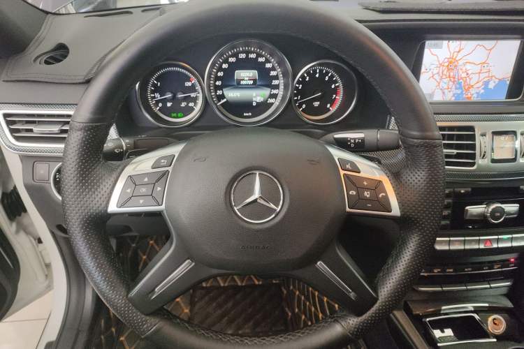 Used Mercedes-Benz E-Class 2015 E 260 L Luxury Model Steering Wheel