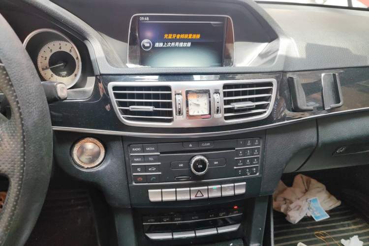 Used Mercedes-Benz E-Class 2015 Facelift E 200 L Sport Edition Audio And AC Panel