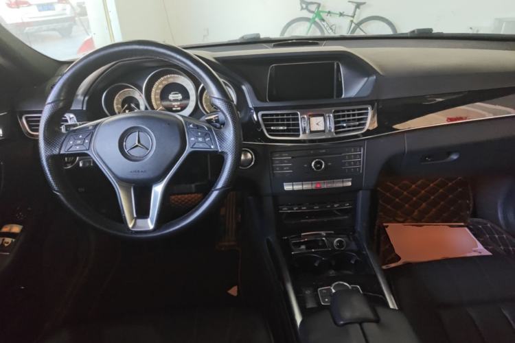 Used Mercedes-Benz E-Class 2015 Facelift E 200 L Sport Edition Center Console