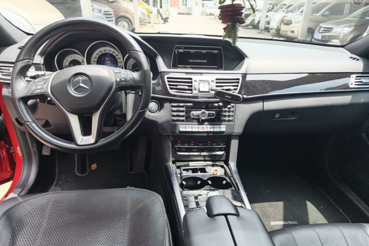 Used Mercedes-Benz E-Class 2015 E 260 L Sport Edition Center Console