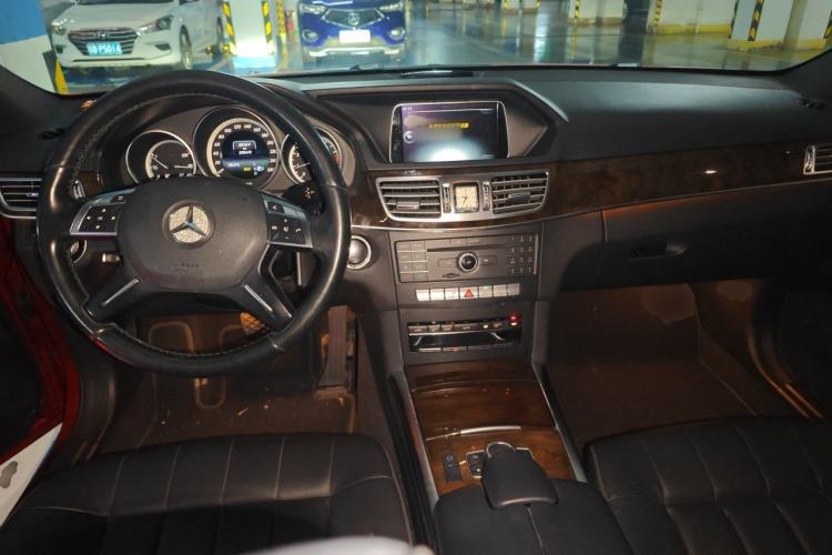 Used Mercedes-Benz E-Class 2015 Facelift E 200 L Center Console