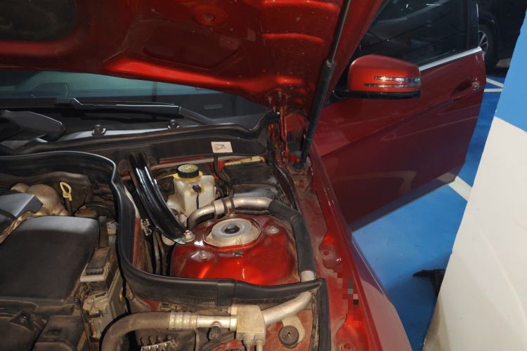 Used Mercedes-Benz E-Class 2015 Facelift E 200 L Engine Bay Left